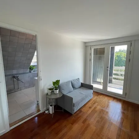 Apartament Fully Furnished With Shared Kitchen And Bathroom
