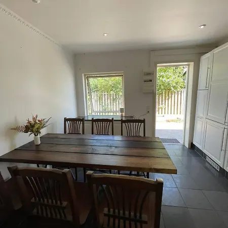 Fully Furnished With Shared Kitchen And Bathroom Apartament Kopenhaga